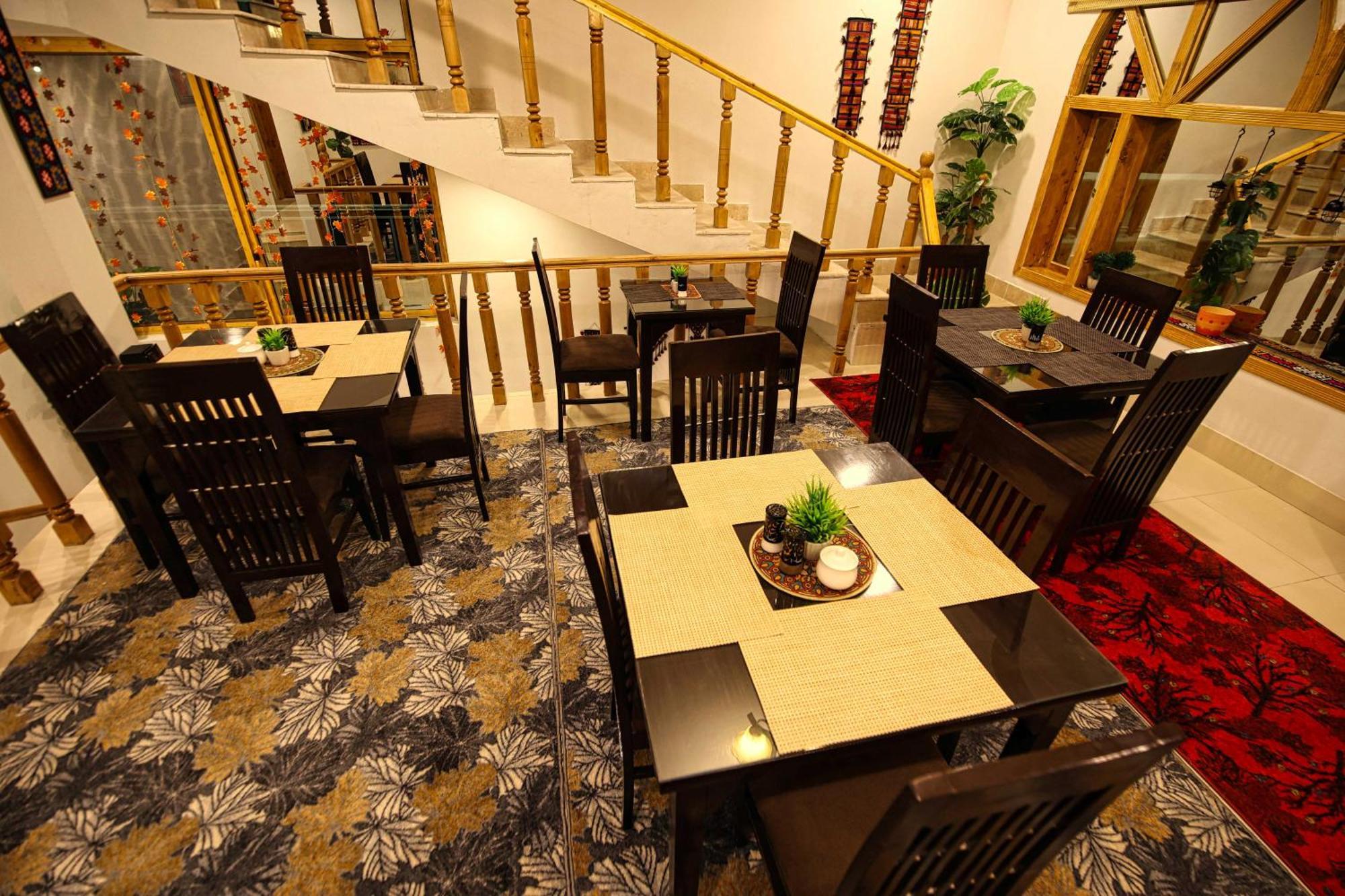Oak Residency Hotel Gilgit Eksteriør billede