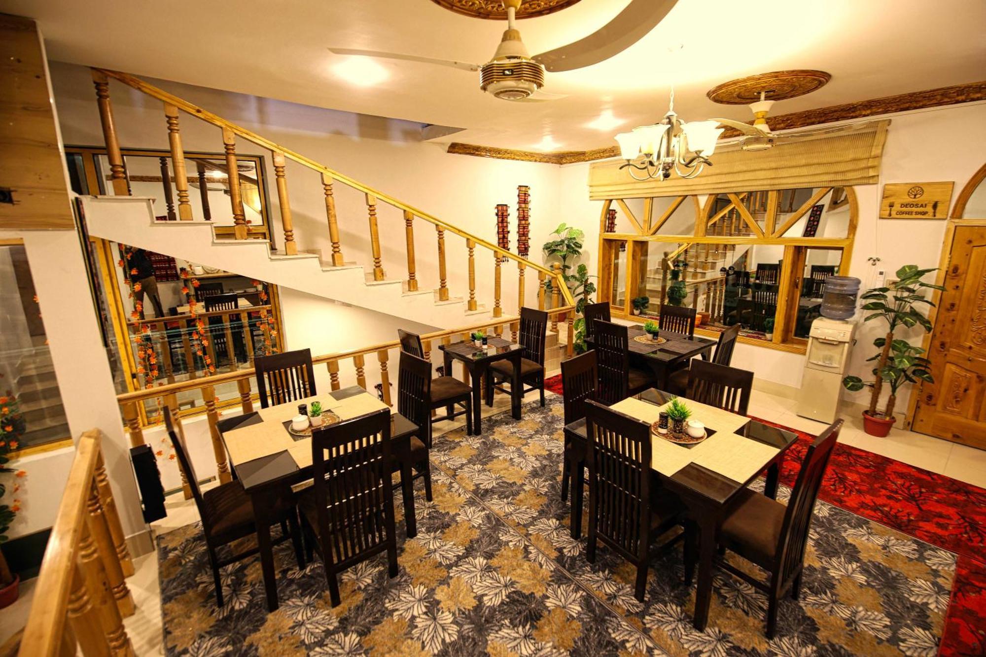 Oak Residency Hotel Gilgit Eksteriør billede