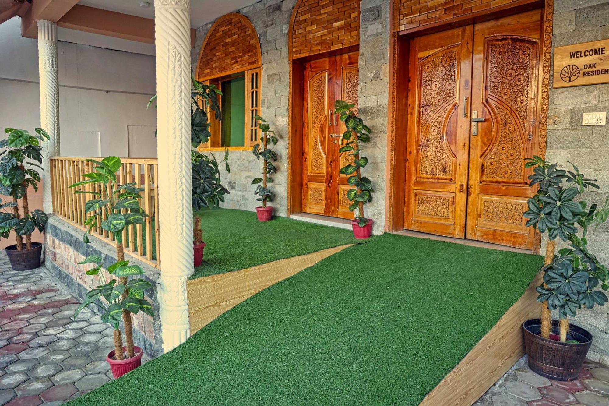 Oak Residency Hotel Gilgit Eksteriør billede